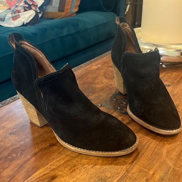 Jeffrey Campbell Rosalee black suede booties, size 7! - Picture 1 of 15